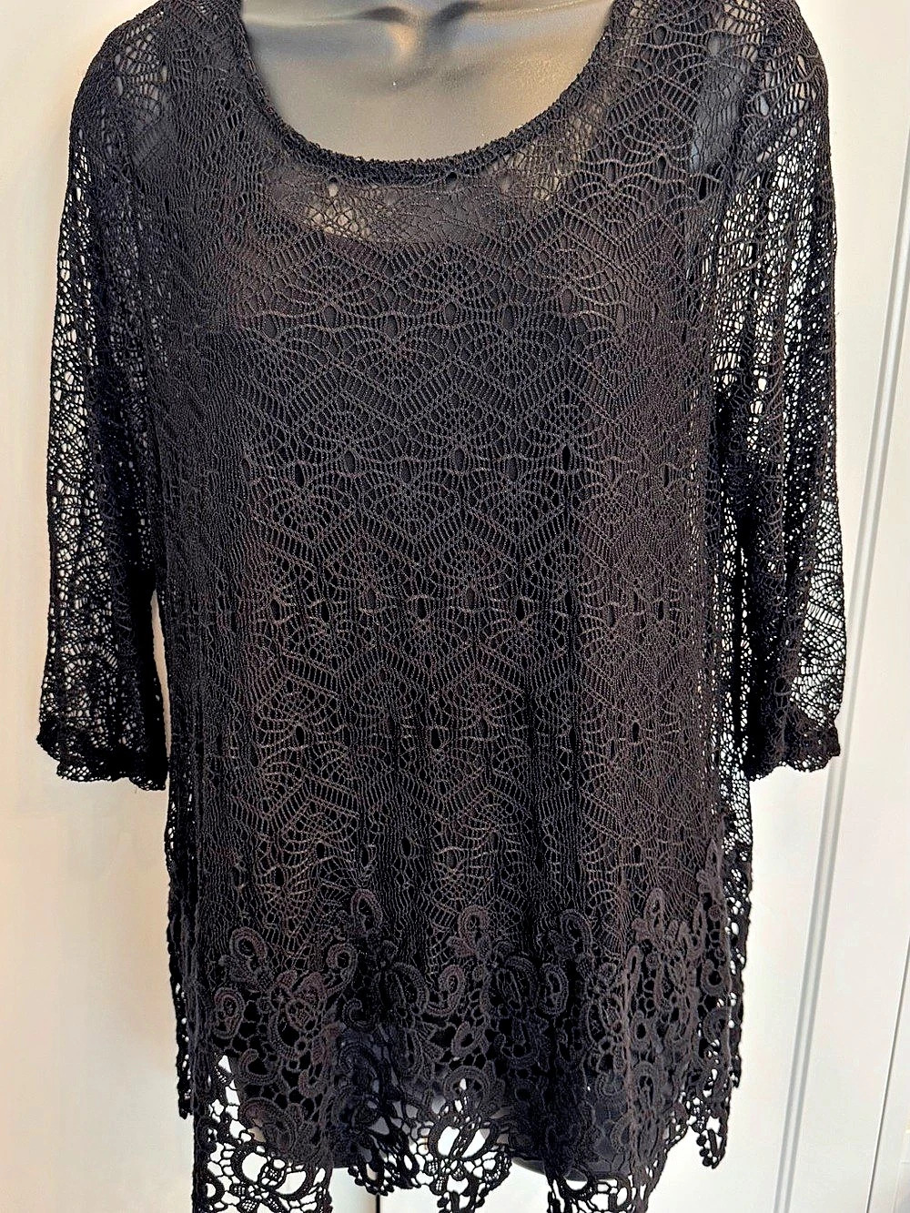 Alfani Black Crochet Lace Tunic Top 3/4 Sleeve Scallop Hem Boho Romantic